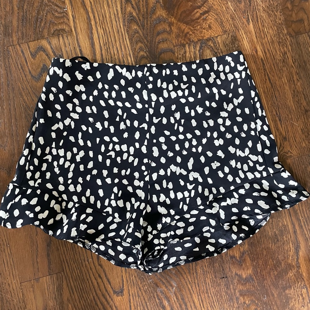 boutique ruffle shorts